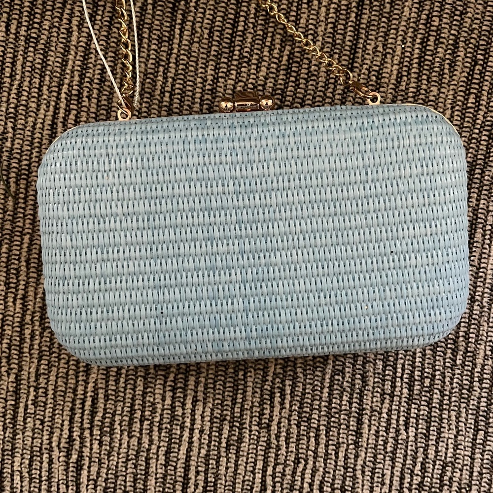 Tommy Bahama Light Blue Woven Shell Clasp Crossbody Bag with detachable chain - Picture 2 of 7